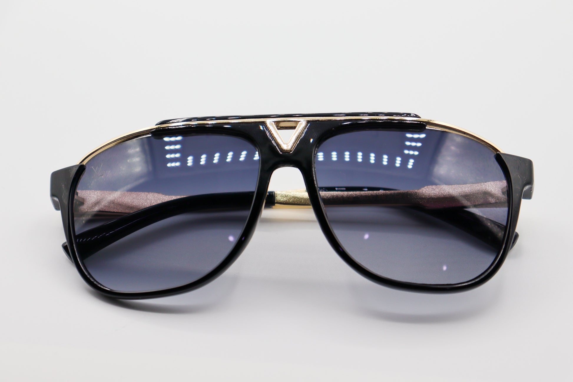 LV Black & Gold-LV 0748 image 4