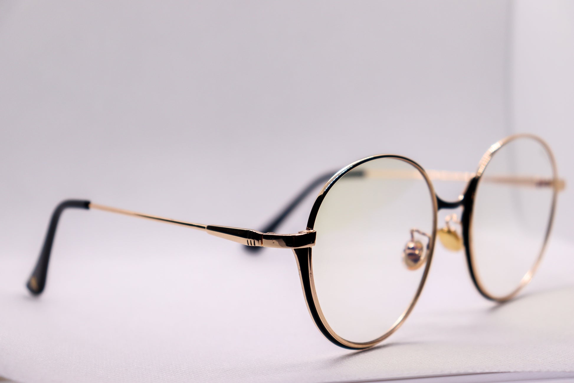 Round Pale Sunglasses - 1403 image 2