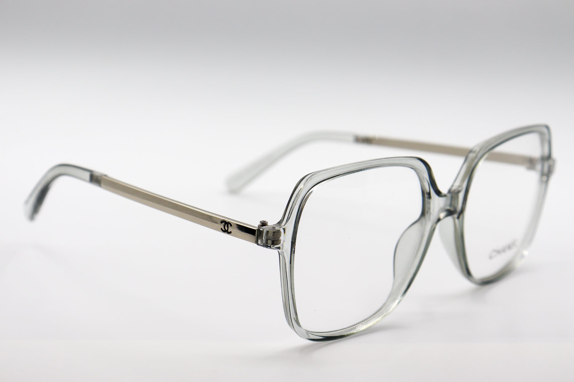 Channel Oversized Translucent Grey - CH3355G image 4