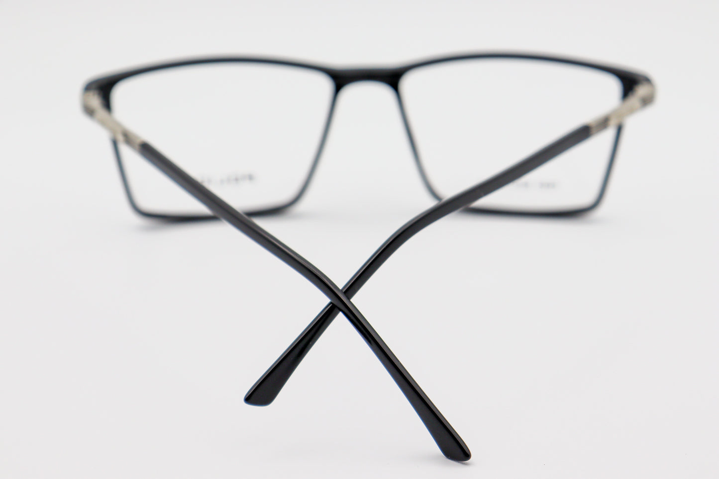 Black 7033 image 1