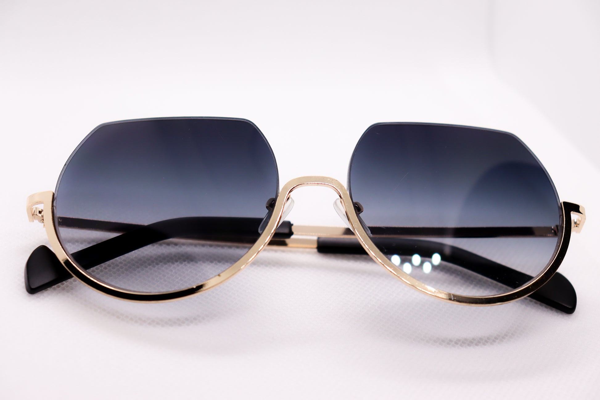 Inverted Rimmed Black Sunglasses - 2726 image 5
