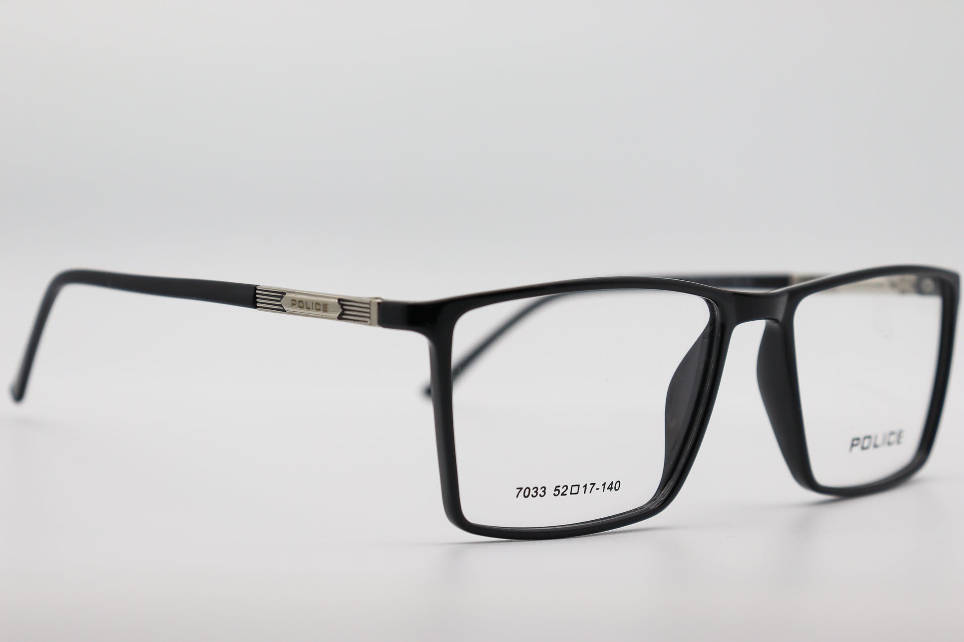 Black 7033 image 2