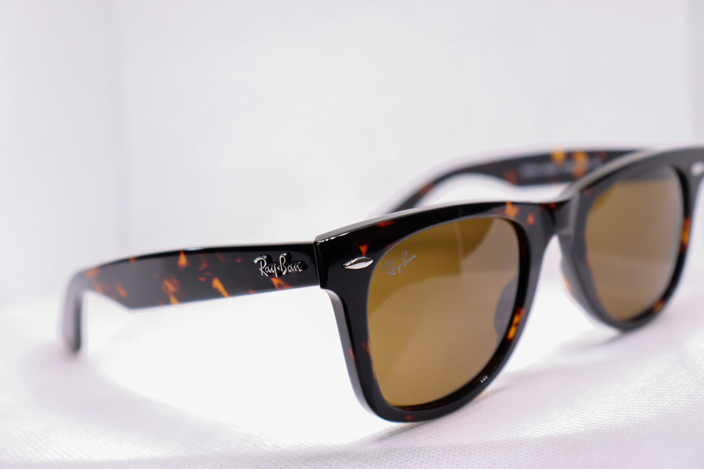 RayBan Wayfarer Classic Tortoise RB2140 image 4