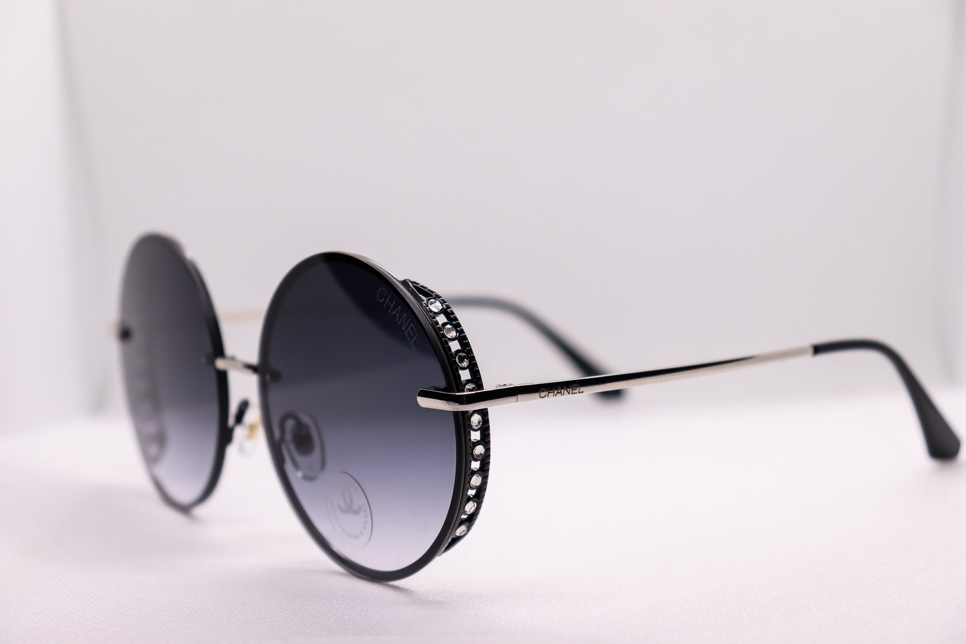 Round Golden Sunglasses - 7442 image 1