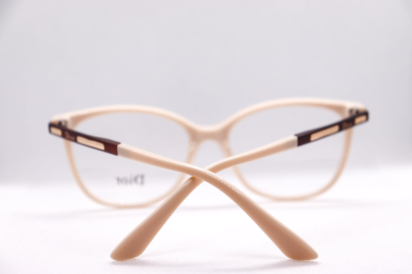 Offwhite and Brown - 8897 image 4