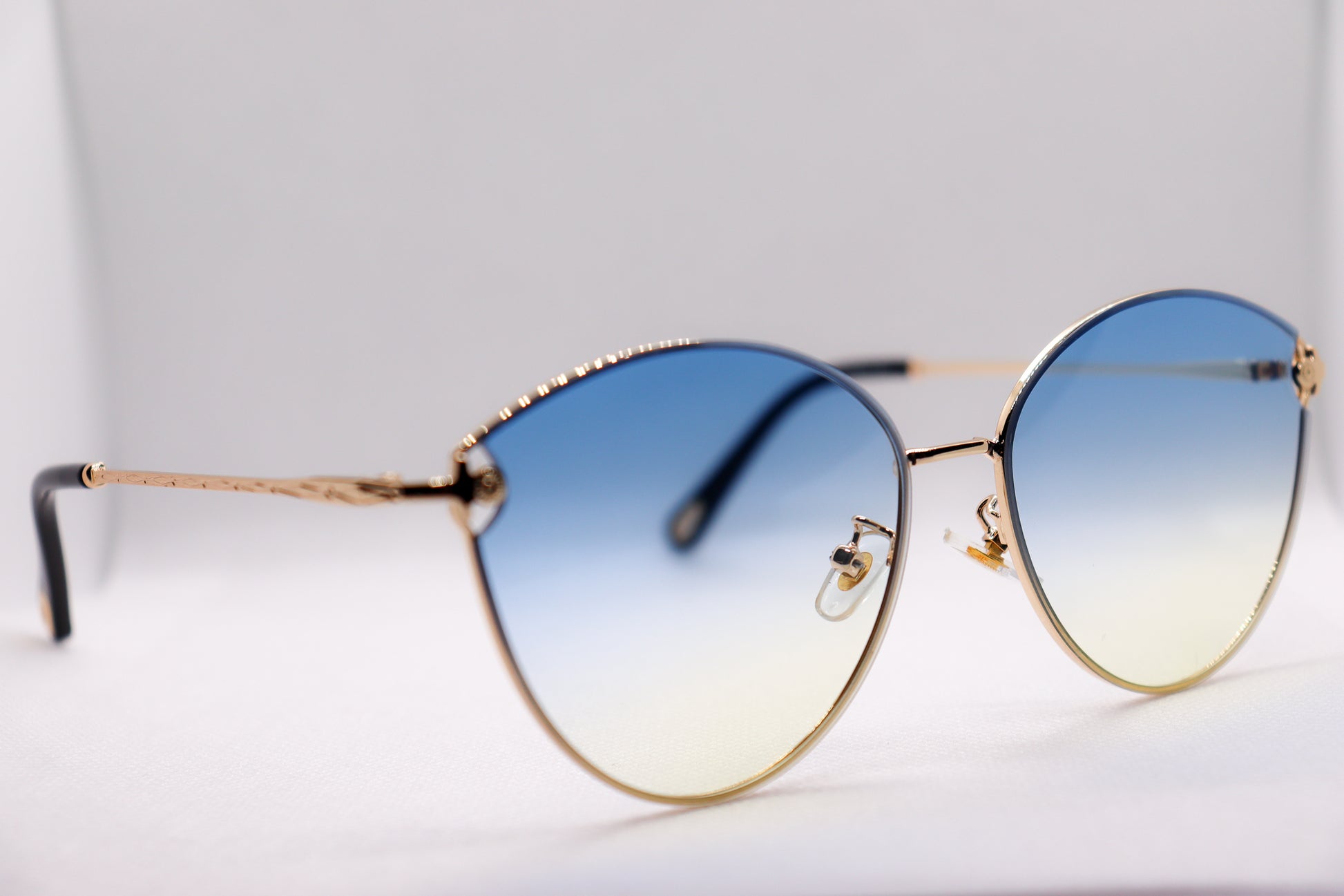Winged Gradient Blue Sunglasses - 7331 image 3