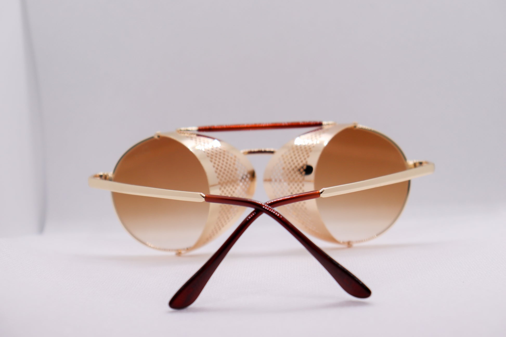 Round Golden Sunglasses - 7565 image 5